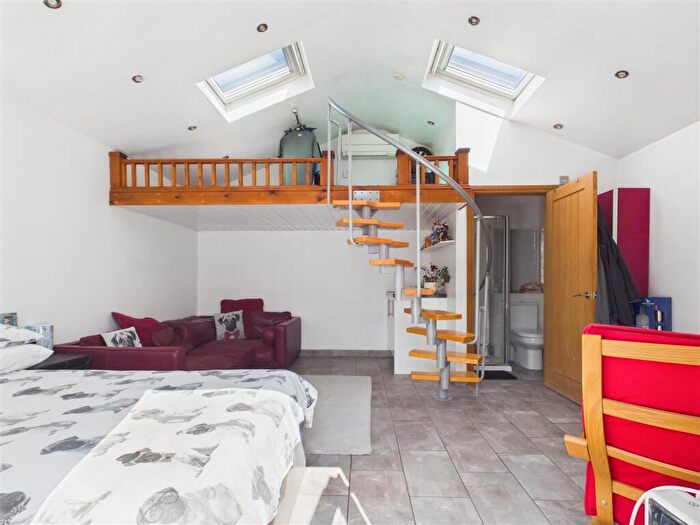 4 Bedroom End Of Terrace House For Sale In Tennyson Road, Poets Corner, Coventry * Separate Annexe To The Rear *, CV2
