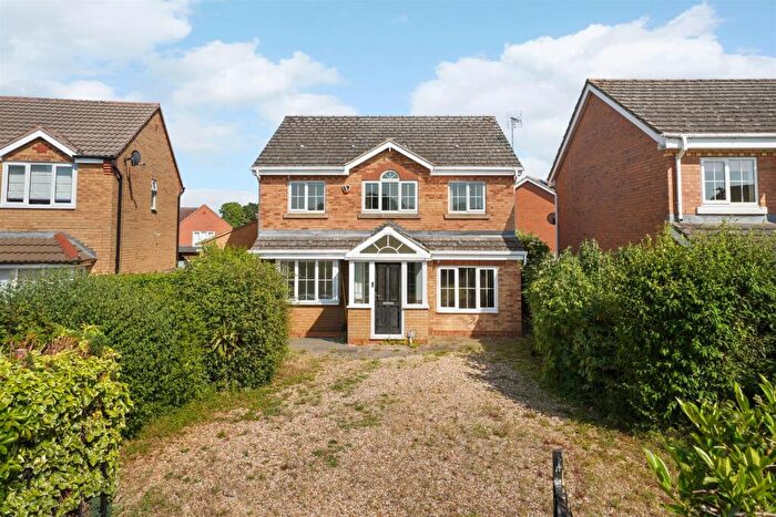 4 Bedroom Detached House For Sale In Clover Drive, Rushden, NN10