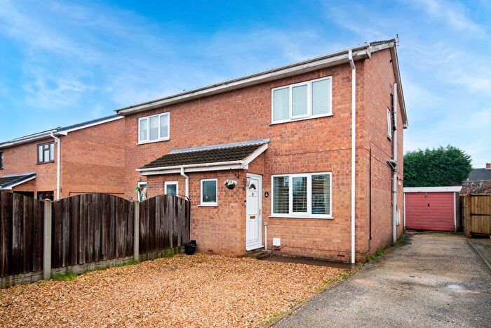 3 Bedroom Semi-Detached House For Sale In Redforde Park Avenue, Retford, DN22