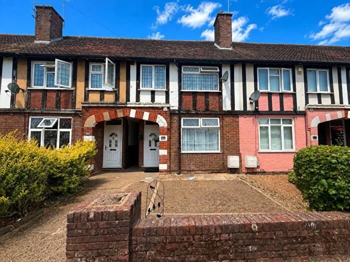 2 Bedroom Terraced House For Sale In Limbury Road, Luton, LU3