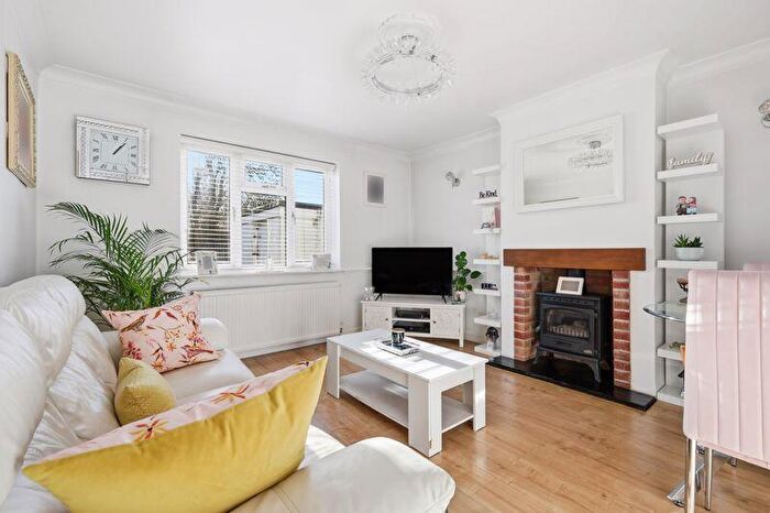 3 Bedroom Terraced House For Sale In Buxton Road, Waltham Abbey, EN9