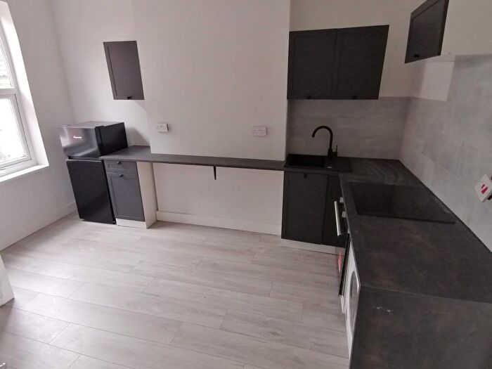 3 Bedroom Flat To Rent In Sandwell Road, Birmingham, B21