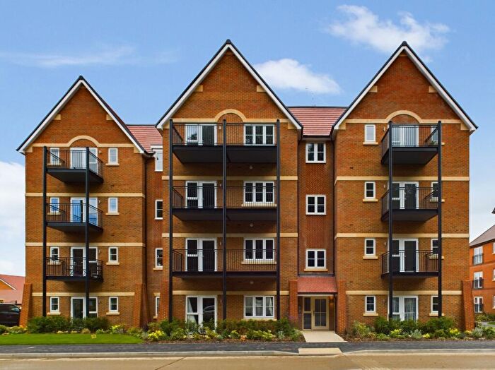 1 Bedroom Apartment To Rent In Aspen Road, High Wycombe, HP10