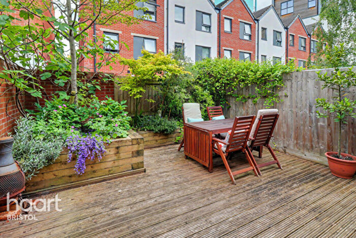 3 Bedroom End Of Terrace House To Rent In Paintworks, Bristol, BS4