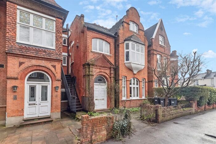 1 Bedroom Flat For Sale In Grange Road, London, W4