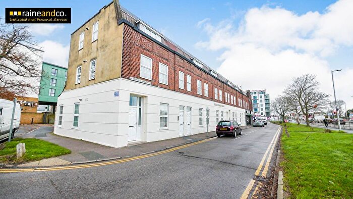 1 Bedroom Flat For Sale In King George House, Hatfield, AL10