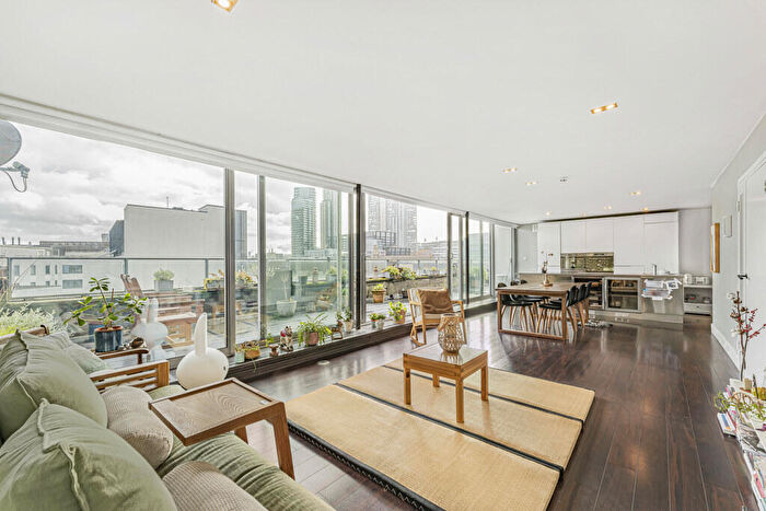 1 Bedroom Penthouse For Sale In Paul Street, Shoreditch, London, EC2A