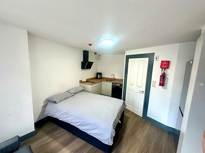 Flat To Rent In Attercliffe Road, Sheffield, S9