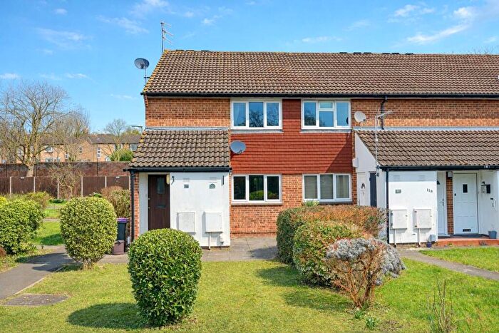 1 Bedroom Maisonette For Sale In Willowmead, Hertford, SG14