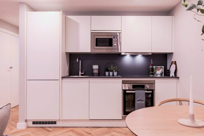 1 Bedroom Flat To Rent In Flat, Clapham Common North Side, London, SW4