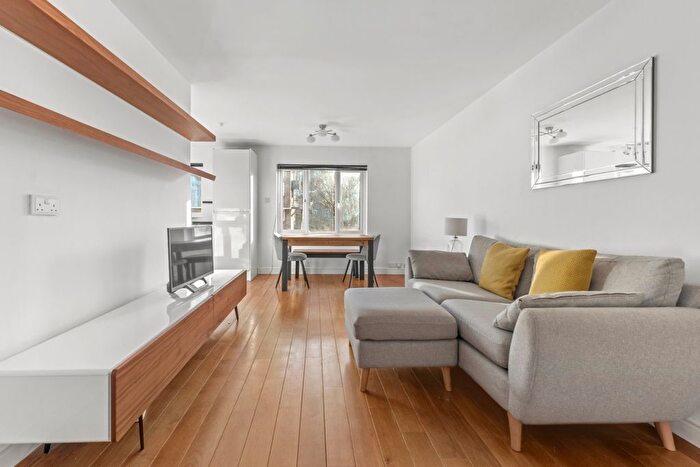 2 Bedroom Flat To Rent In Goodwin Close, South Bermondsey, SE16