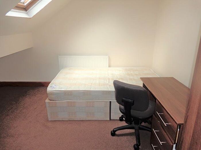 4 Bedroom House To Rent In Headingley Mount, Leeds, LS6