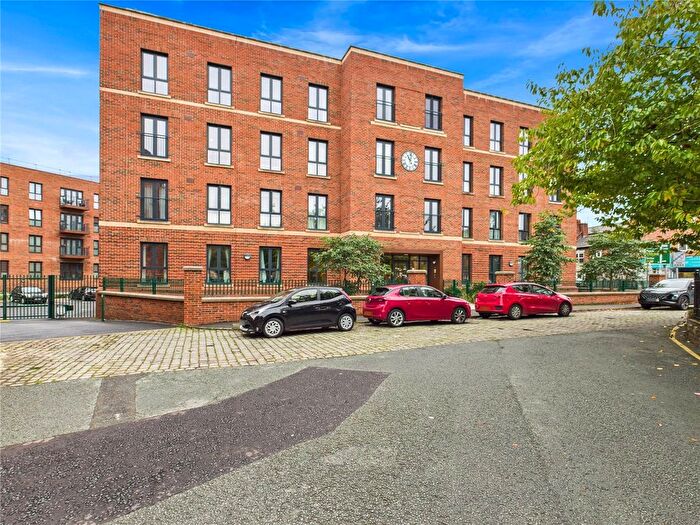 2 Bedroom Flat For Sale In Park Green, Macclesfield, Cheshire, SK11