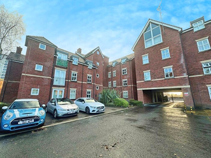 2 Bedroom Flat To Rent In - Wellington Road, Eccles, Manchester, M30