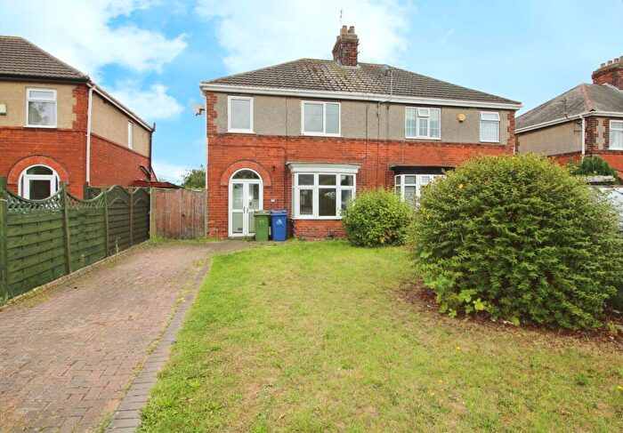 3 Bedroom Semi-Detached House For Sale In Laceby Road, Grimsby, DN34