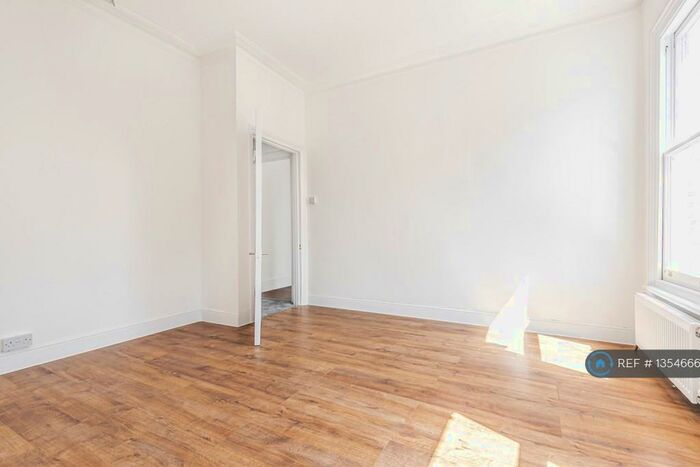 4 Bedroom Maisonette To Rent In Waldegrave Road, London, SE19