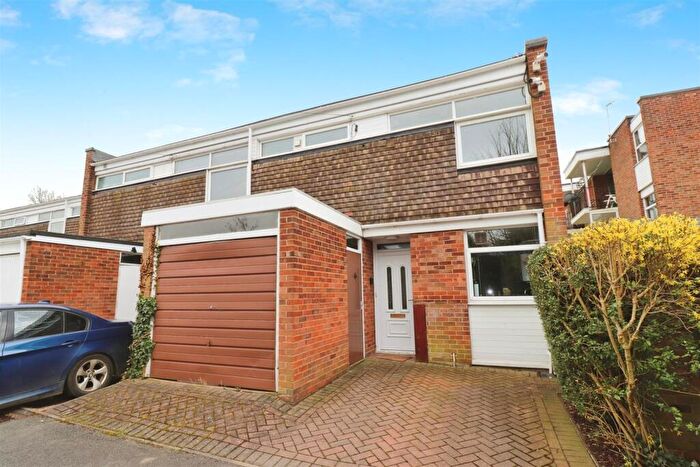 3 Bedroom End Of Terrace House For Sale In The Nook, Nuneaton, CV11