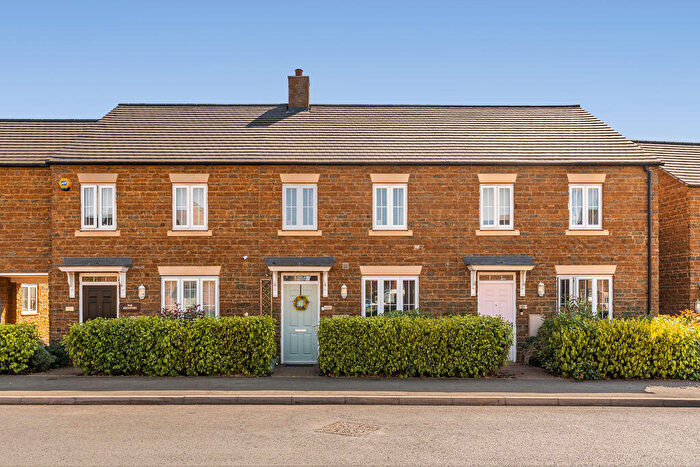 3 Bedroom Terraced House For Sale In Blackwell Drive, Bodicote, Banbury, OX16