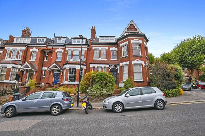 1 Bedroom Flat To Rent In B, Church Crescent, Muswell Hill, N10