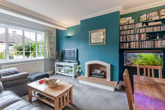 2 Bedroom Flat For Sale In West Way, Rickmansworth, WD3