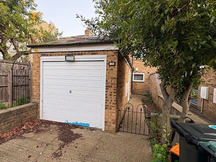 4 Bedroom Property To Rent In South Hill Road, Gravesend, DA12