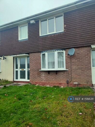 3 Bedroom Terraced House To Rent In Blue Stone Walk, Birmingham, B65