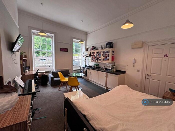 Studio To Rent In Berkeley Square, Bristol, BS8 - Photo 2
