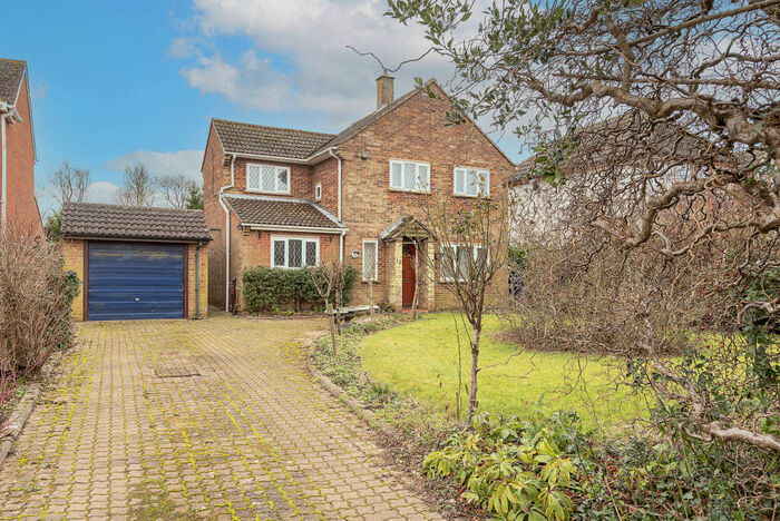 3 Bedroom Detached House For Sale In Oxford Road, Hitchin, SG4