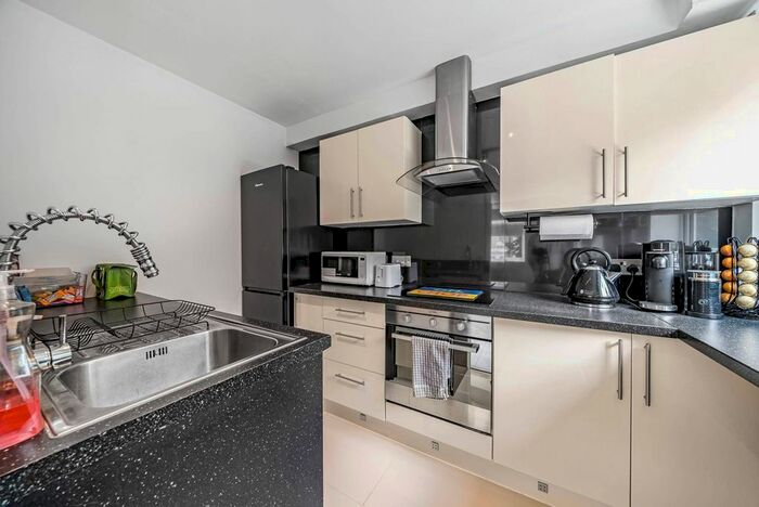 1 Bedroom Flat To Rent In Barham Road, South Croydon, CR2