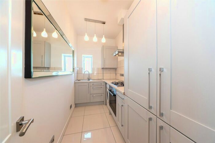 2 Bedroom Flat To Rent In St Margarets Road, St Margarets, TW1