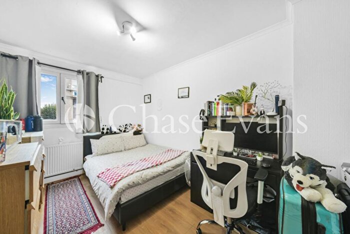 3 Bedroom Flat For Sale In Seyssel Street, Isle Of Dogs, London, E14
