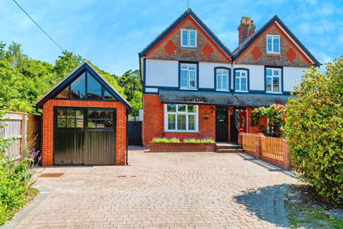 5 Bedroom Semi-Detached House For Sale In Princes Crescent, Lyndhurst, SO43
