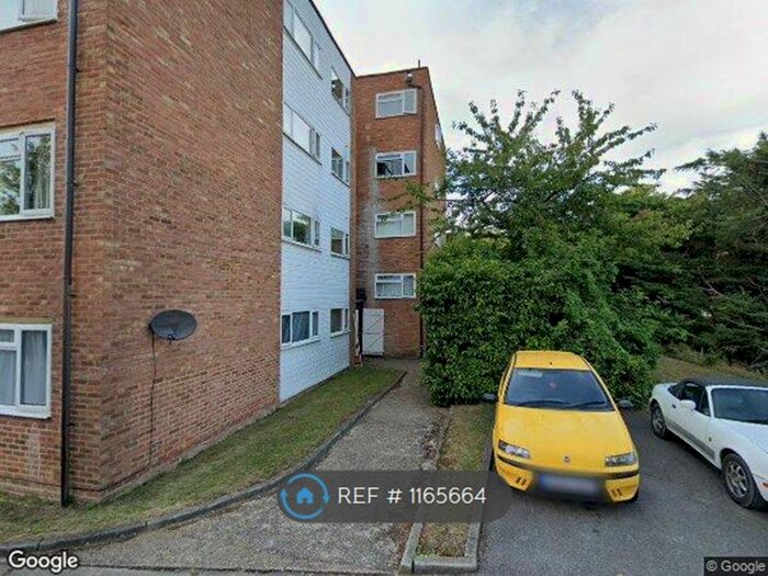 2 Bedroom Flat To Rent In Croxley Rise, Maidenhead, SL6
