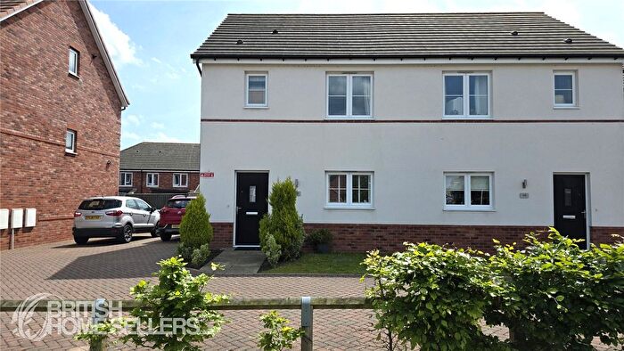 3 Bedroom Semi-Detached House For Sale In Rosebay Gardens, Clipstone Village, Mansfield, Nottinghamshire, NG21