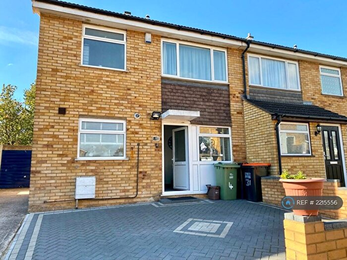 3 Bedroom Semi-Detached House To Rent In Newbury Road, Houghton Regis, Dunstable, LU5