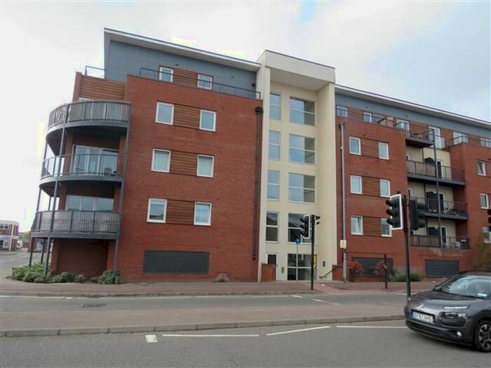 2 Bedroom Flat To Rent In Princes Way, Bletchley, Milton Keynes, MK2