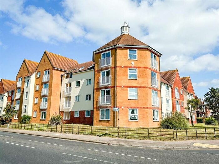 2 Bedroom Flat To Rent In Marina Point, West Road, Clacton-On-Sea, CO15