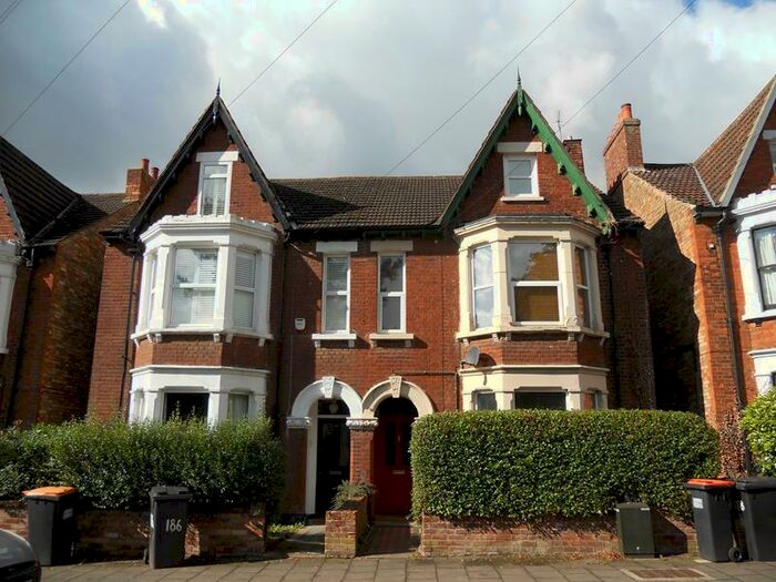 Flat To Rent In Foster Hill Road, Bedford, MK41