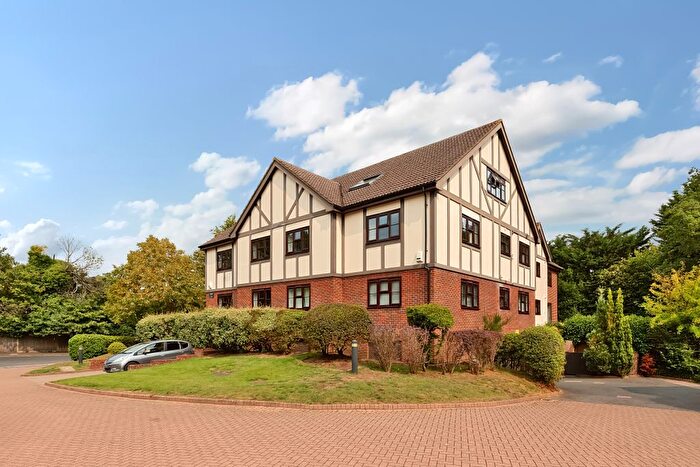 2 Bedroom Flat For Sale In White Lodge Close, Sevenoaks, TN13