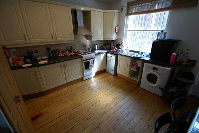 4 Bedroom End Of Terrace House To Rent In Village Place, Burley, Leeds, LS4