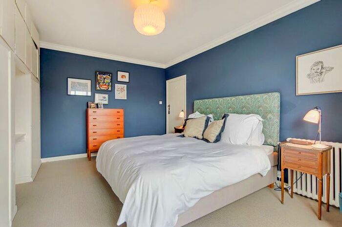 2 Bedroom Flat To Rent In Nightingale Lane, London, SW12