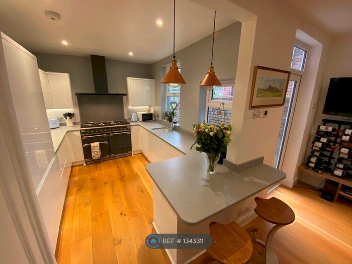 2 Bedroom Terraced House To Rent In Hall Street, Bristol, BS3