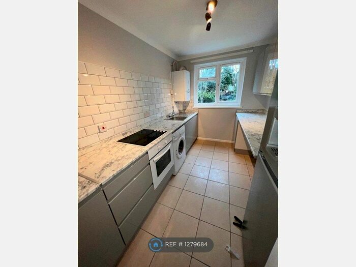 1 Bedroom Flat To Rent In Winters Way, Waltham Abbey EN9