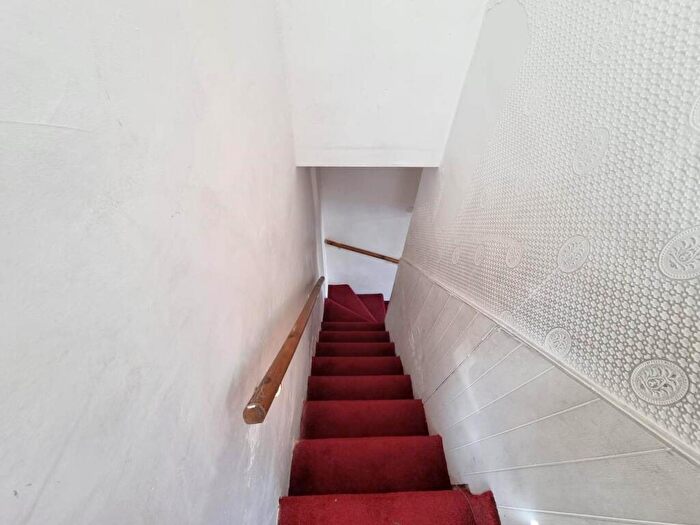 1 Bedroom House To Rent In Union Road, , Bradford, BD7