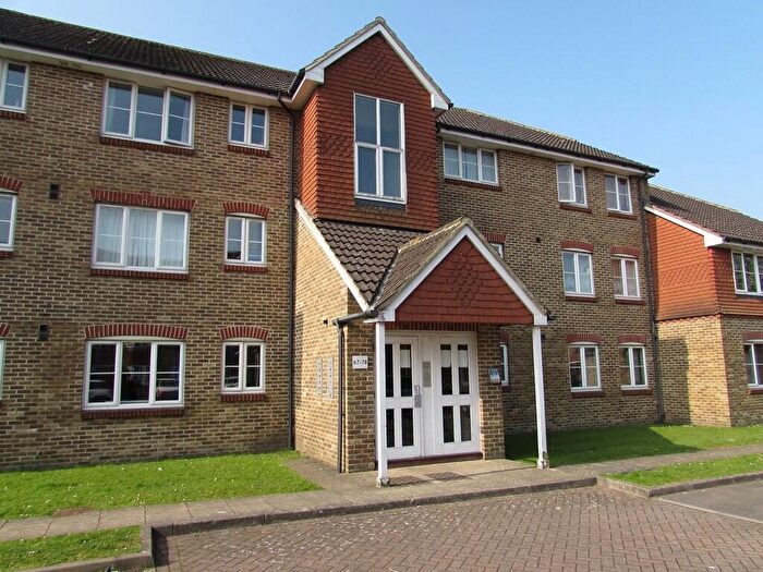 2 Bedroom Flat To Rent In Caraway Place, Wallington, Surrey, SM6