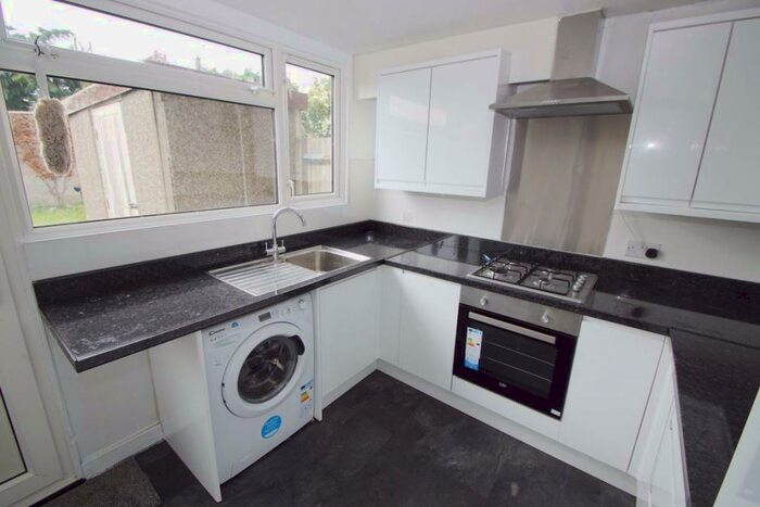 3 Bedroom House To Rent In Hanbury Close, SL1