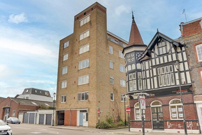 2 Bedroom Apartment For Sale In Broad Street, Old Portsmouth, PO1