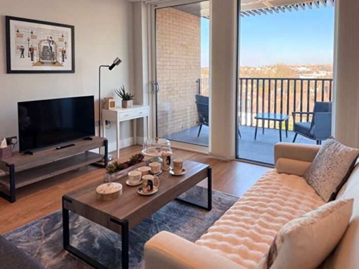 1 Bedroom Flat For Sale In Summerstown, Summerstown, London, SW17