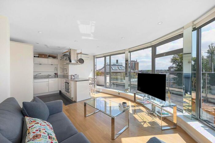 2 Bedroom Flat To Rent In Battersea Sqaure, Battersea Square, London, SW11