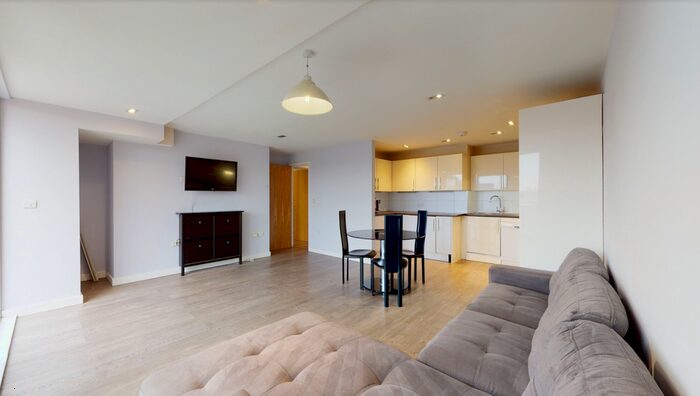 3 Bedroom Flat To Rent In Mintern Street, London, N1